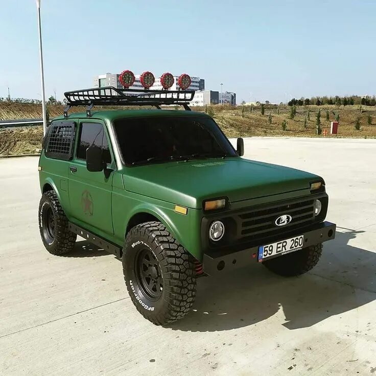 Нива своими руками фото Lada Niva Taiga 2121 panosundaki Pin Jipler, Otomobil, Macera