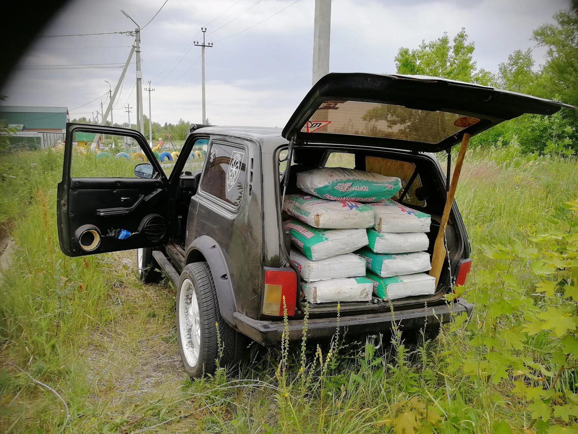 Нива своими руками фото ТРАДИЦИОННОЕ МЕРОПРИЯТИЕ - Lada 4x4 3D, 2 л, 1995 года своими руками DRIVE2