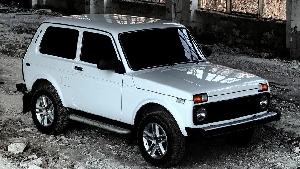 Нива цвет белый фото Lada 4x4 3D 1.7 бензиновый 1985 на DRIVE2