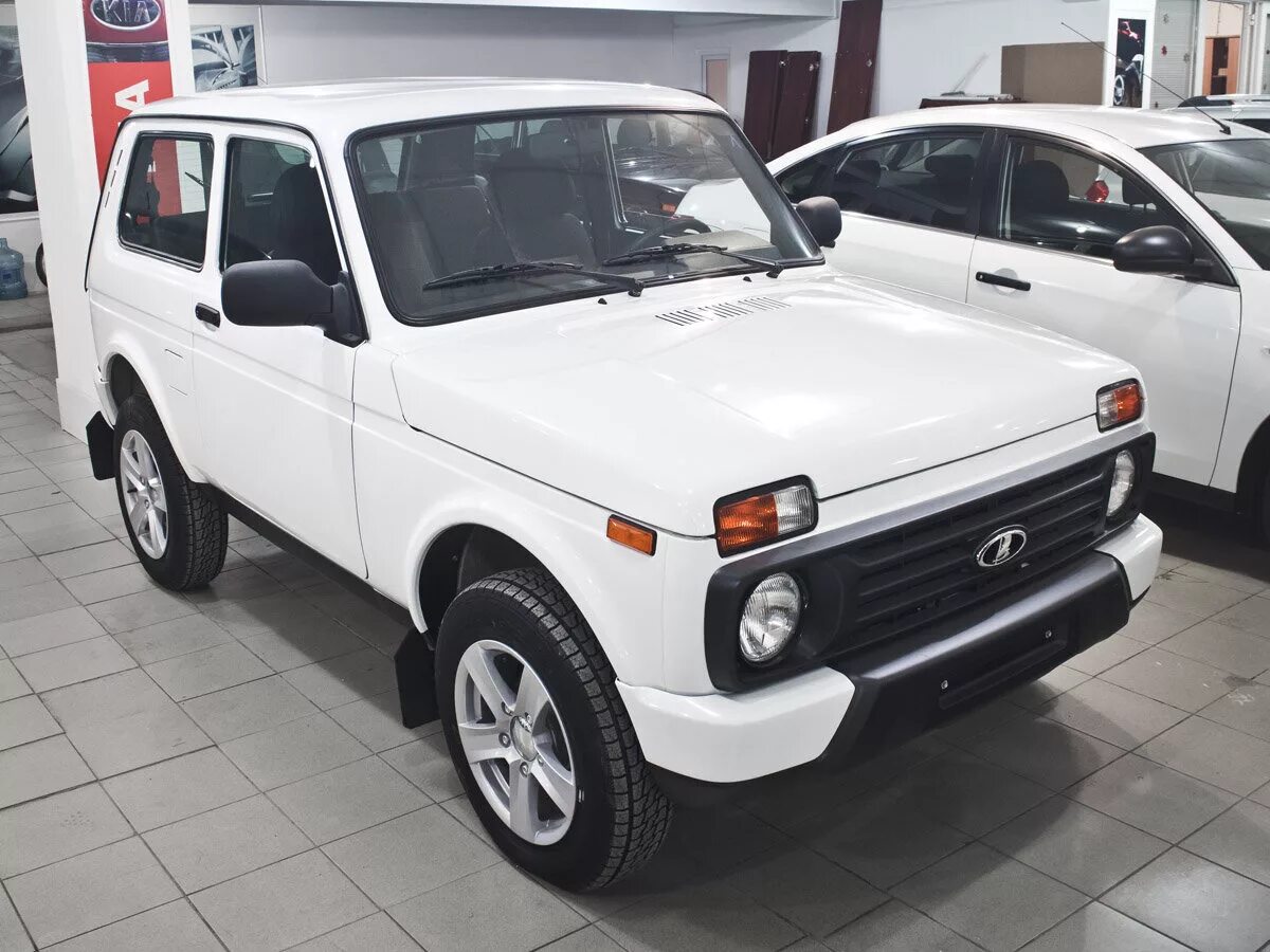 Нива цвет белый фото Купить новый Lada (ВАЗ) 2121 (4x4) I Рестайлинг Urban 1.7 MT (83 л.с.) 4WD бензи