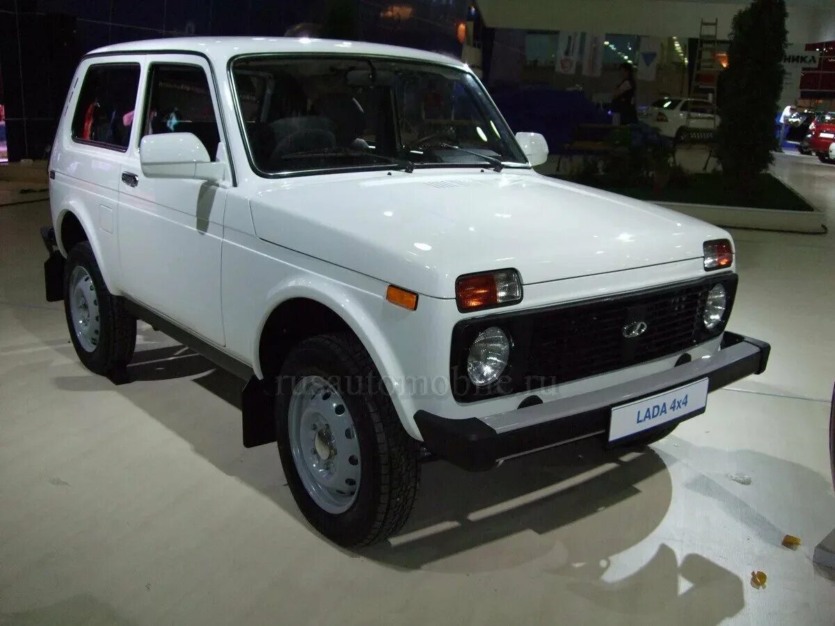 Нива цвет белый фото Купить новый Lada (ВАЗ) 2121 (4x4) I Рестайлинг (2020) 1.7 MT (83 л.с.) 4WD бенз