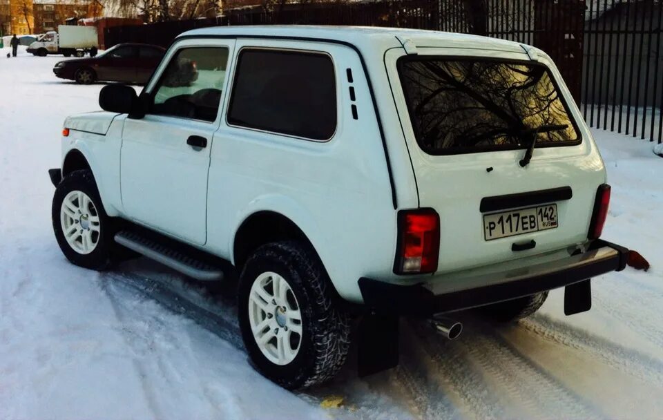 Нива цвет белый фото Свежие фотографии - Lada 4x4 3D, 1,7 л, 2014 года фотография DRIVE2