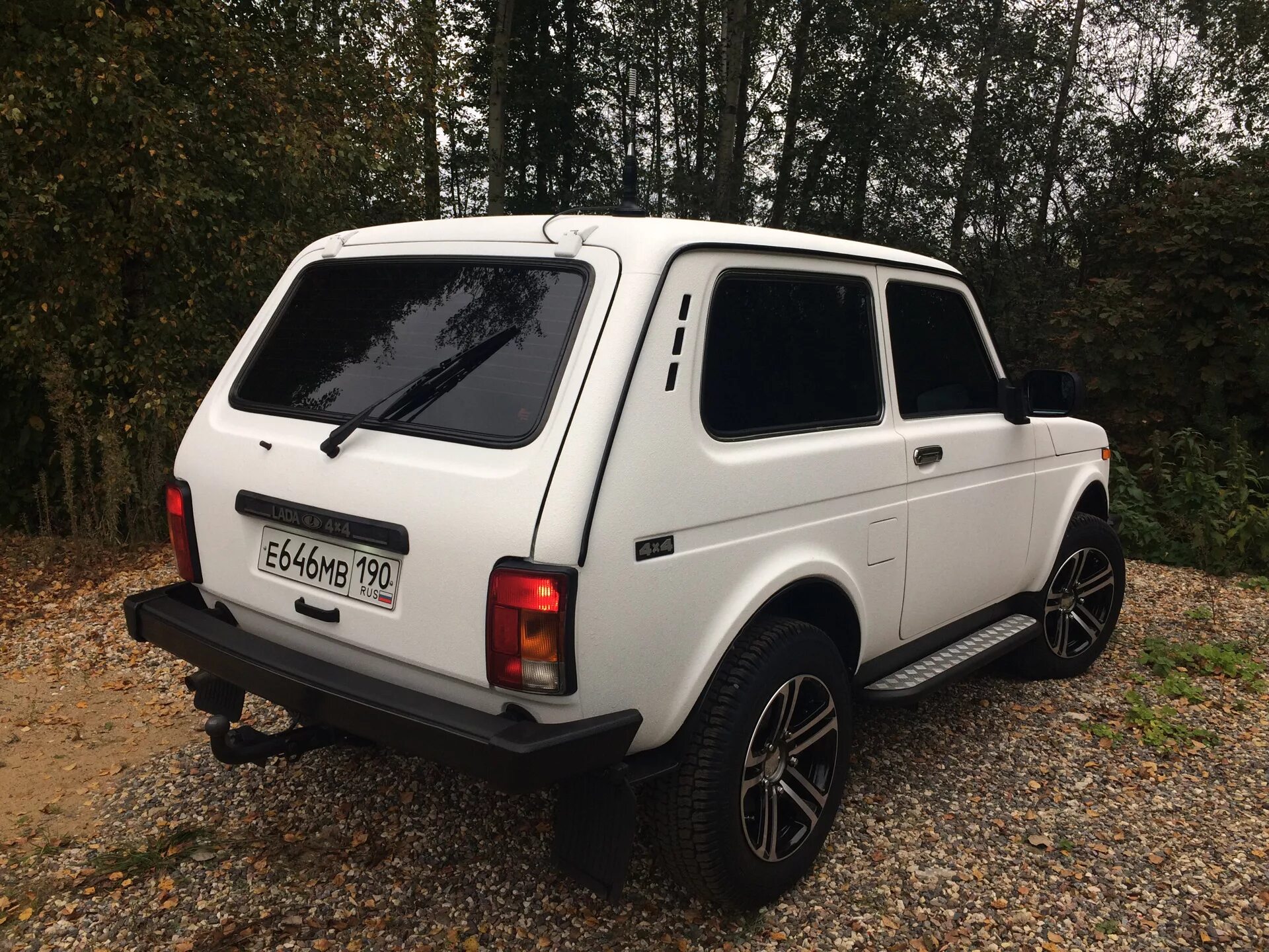 Нива цвет белый фото КиК палладика - Lada 4x4 3D, 1,7 л, 2010 года колёсные диски DRIVE2
