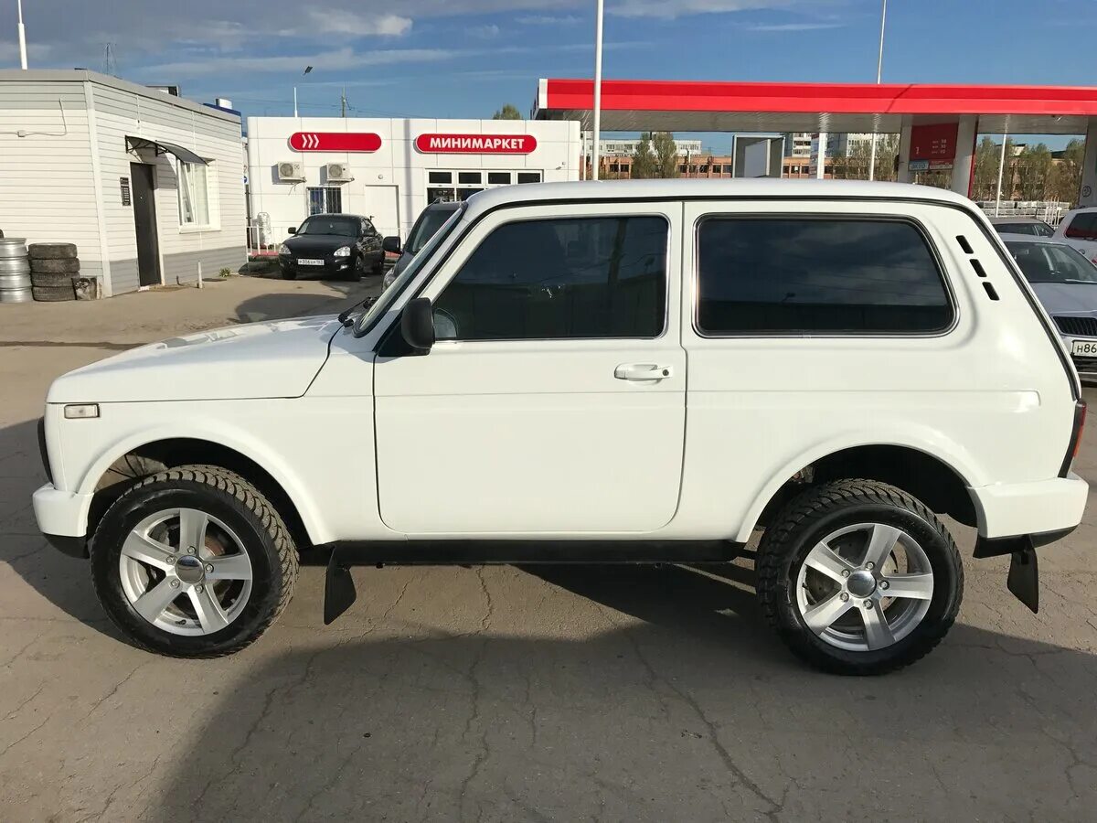 Нива цвет белый фото Купить б/у Lada (ВАЗ) 2121 (4x4) I Рестайлинг Urban 1.7 MT (83 л.с.) 4WD бензин 