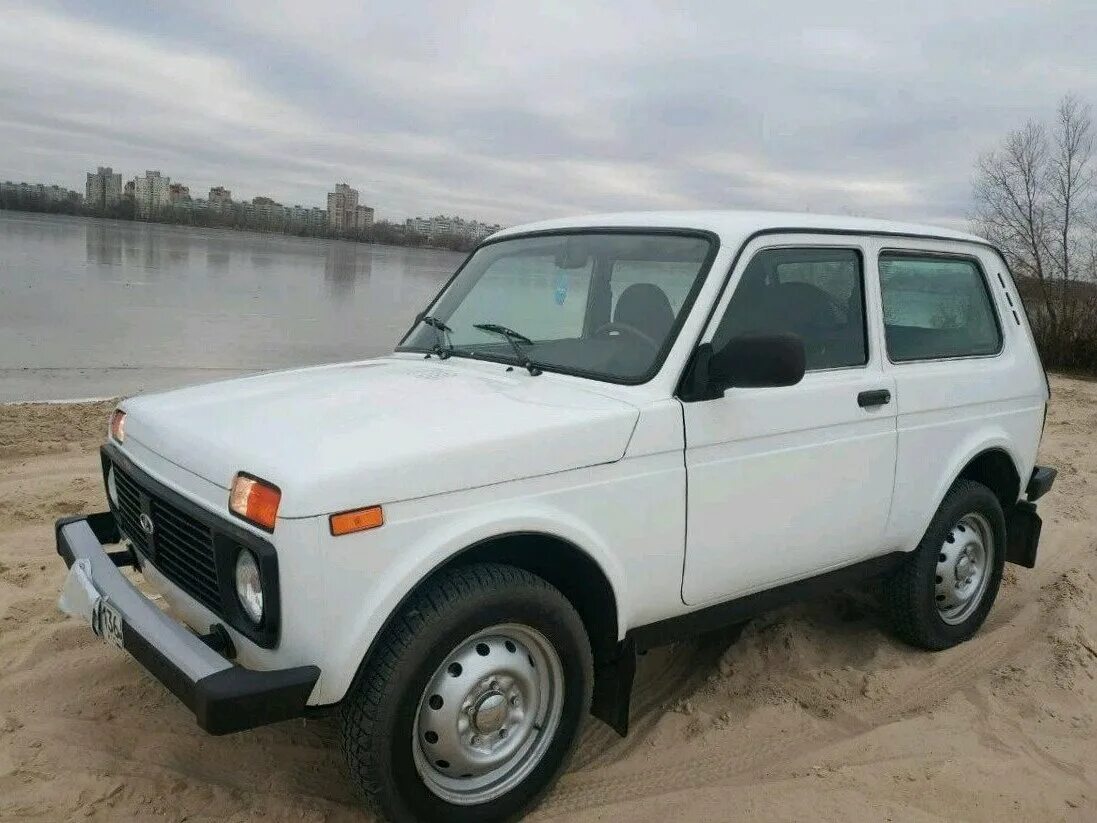 Нива цвет белый фото Купить б/у Lada (ВАЗ) 2121 (4x4) I Рестайлинг 1.7 MT (83 л.с.) 4WD бензин механи