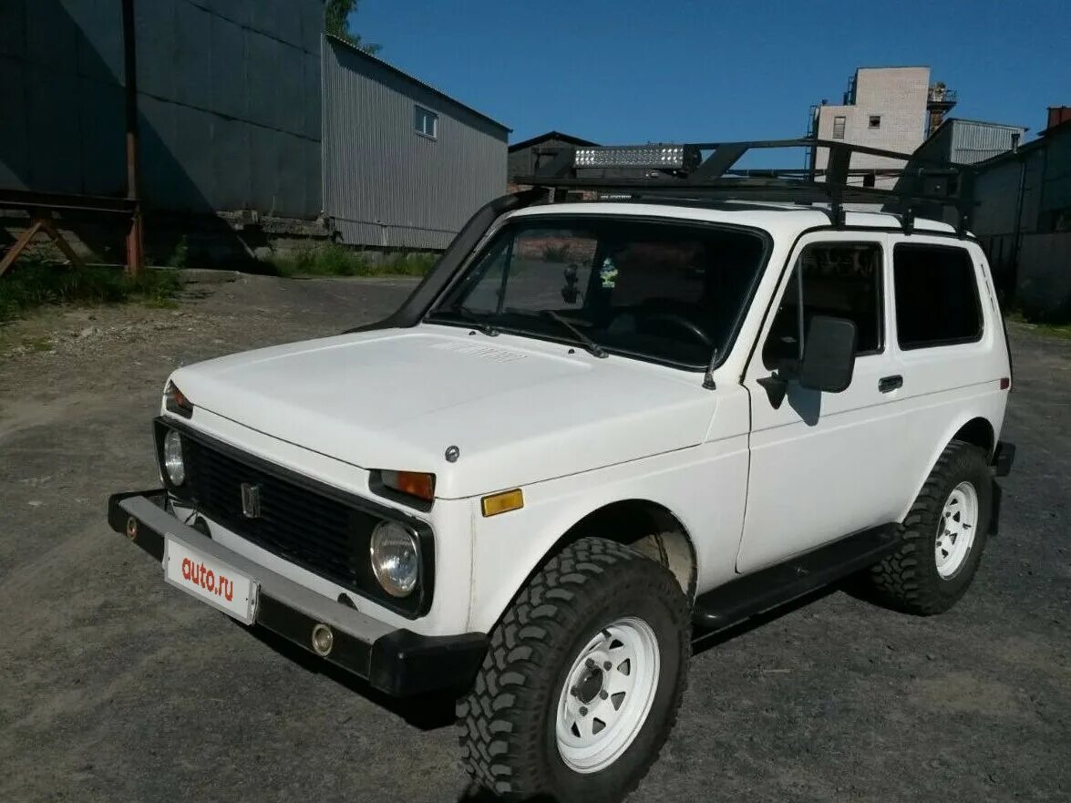 Нива цвет белый фото Купить б/у Lada (ВАЗ) 2121 (4x4) I 1.6 MT (75 л.с.) 4WD бензин механика в Петроз