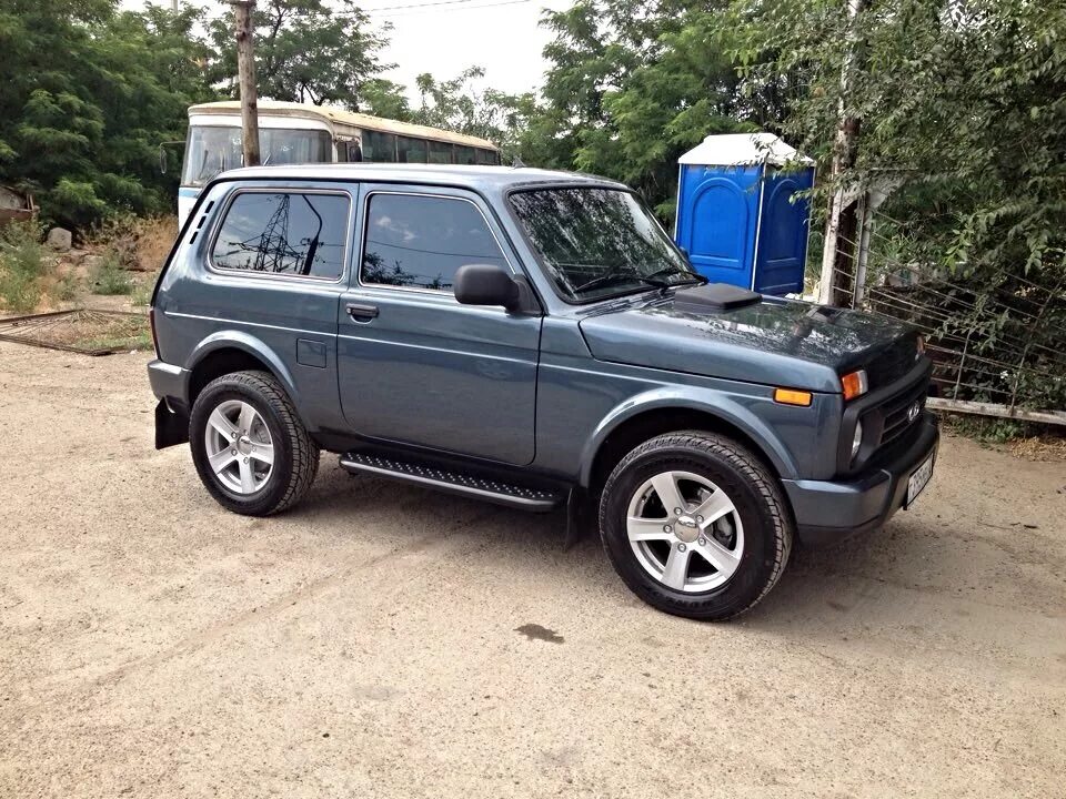 Нива цвет борнео фото Решение касательно облезшей мастики. - Lada 4x4 3D, 1,7 л, 2015 года кузовной ре