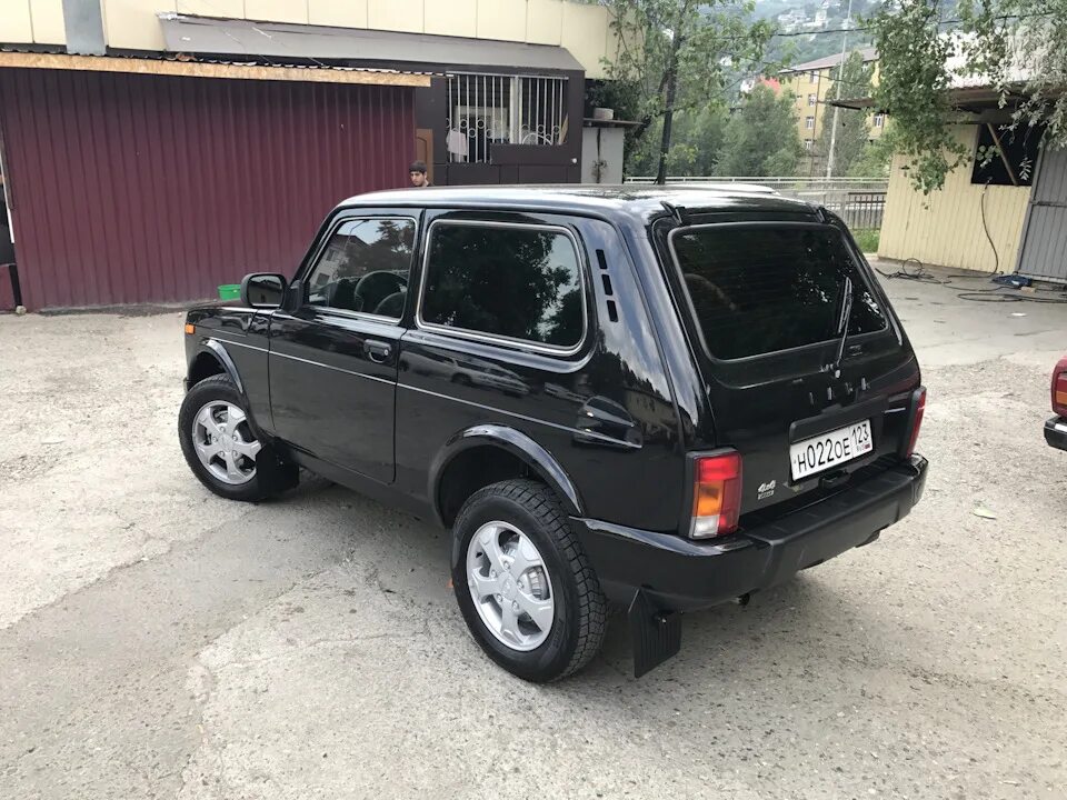 Нива цвет черный фото #8 тонировка, не конец. - Lada 4x4 3D, 1,7 л, 2017 года стайлинг DRIVE2