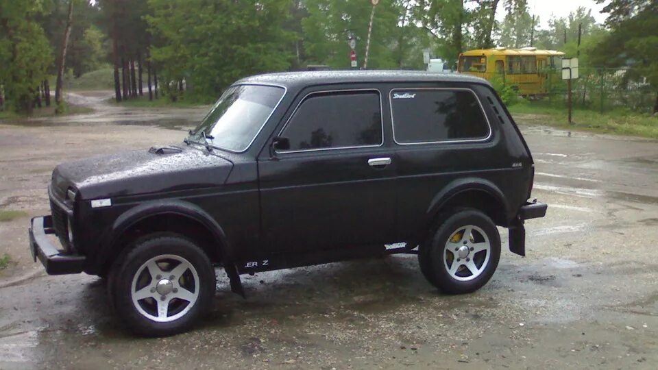 Нива цвет черный фото Lada 4x4 3D 1.7 бензиновый 2000 черный шоколад на DRIVE2