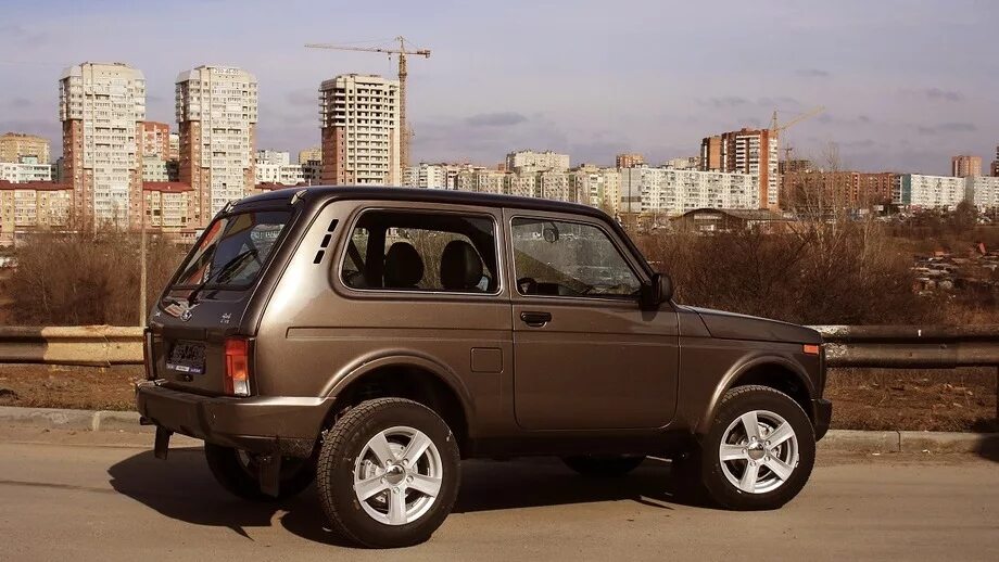 Нива цвет кориандр фото Lada 4x4 3D бензиновый 2015 на DRIVE2
