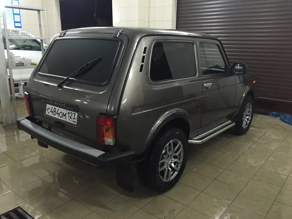 Нива цвет кориандр фото Мойка Лада 4x4 3D Кориандр - Lada 4x4 3D, 1,7 л, 2014 года мойка DRIVE2