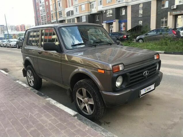 Нива цвет кориандр фото Купить б/у ВАЗ (LADA) бензин в России: 646 объявлений Цены на б/у ВАЗ (LADA) Ави