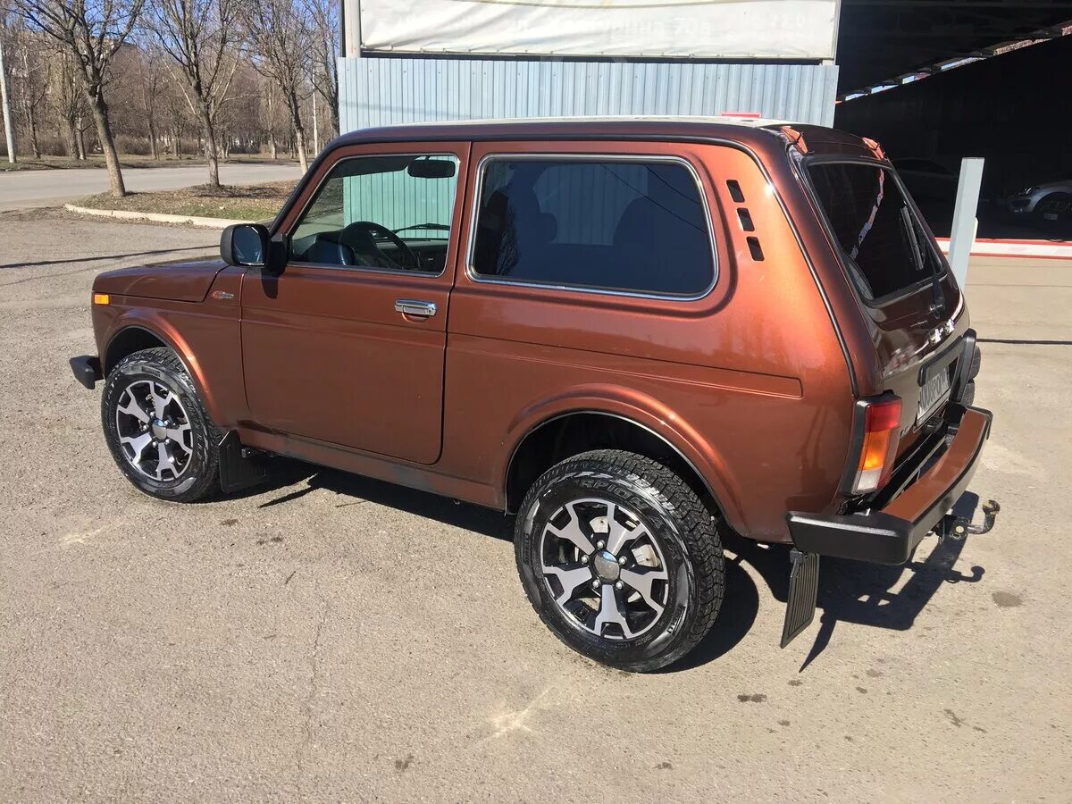 Нива цвет металлик фото Купить б/у Lada (ВАЗ) 2121 (4x4) I Рестайлинг 1.7 MT (83 л.с.) 4WD бензин механи