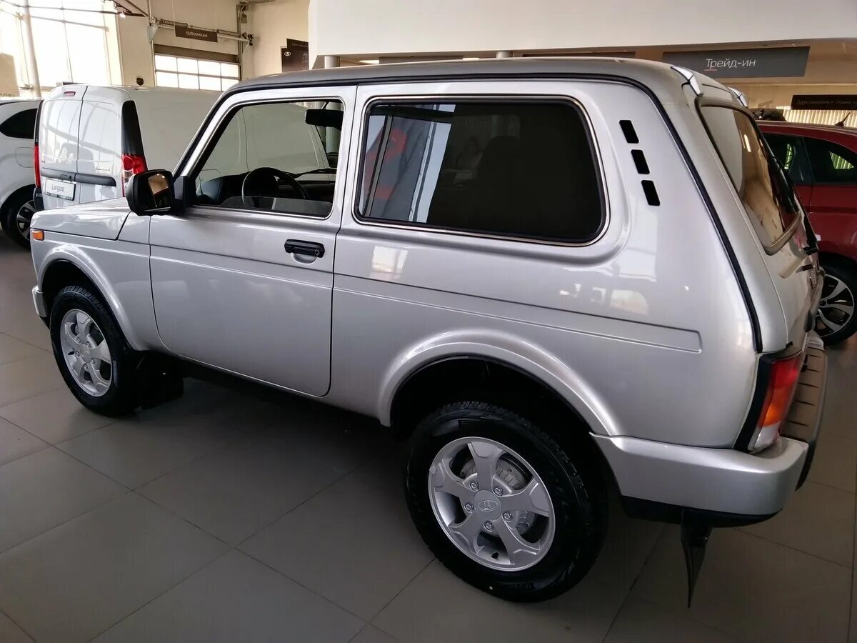 Нива цвет металлик фото Купить новый Lada (ВАЗ) 2121 (4x4) I Рестайлинг Urban 1.7 MT (83 л.с.) 4WD бензи