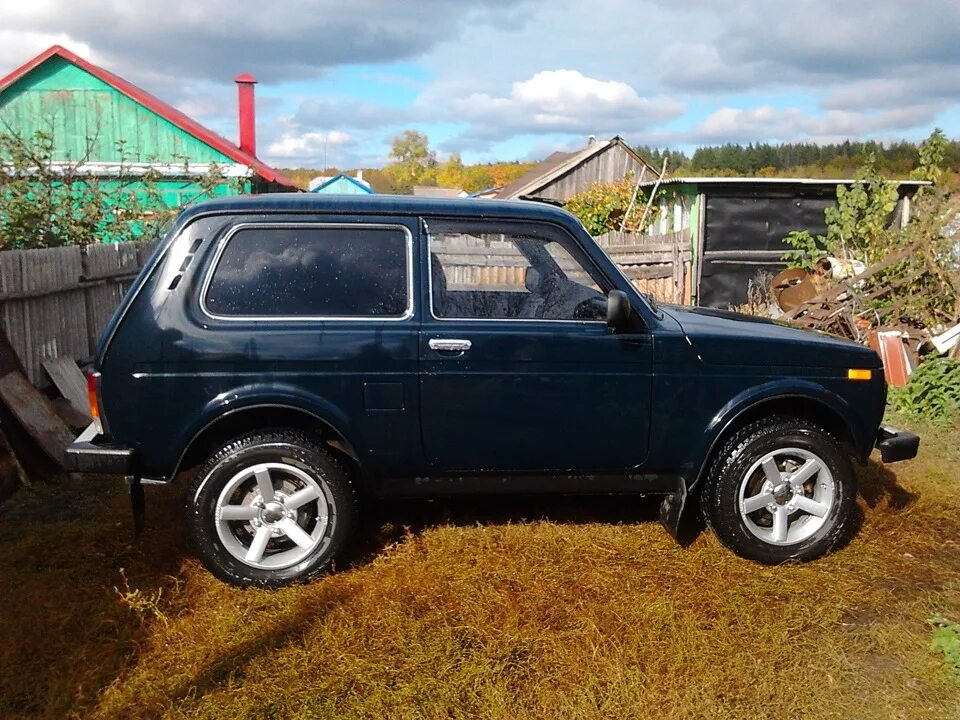 Нива цвет несси 2 фото Водные процедуры или мойка выходного дня. - Lada 4x4 3D, 1,7 л, 2012 года мойка 