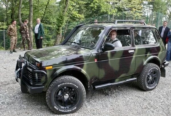 Нива цвета хаки фото Пин от пользователя Ronny Burgos Gomez на доске Niva 4x4 грузовики, Автомобили, 