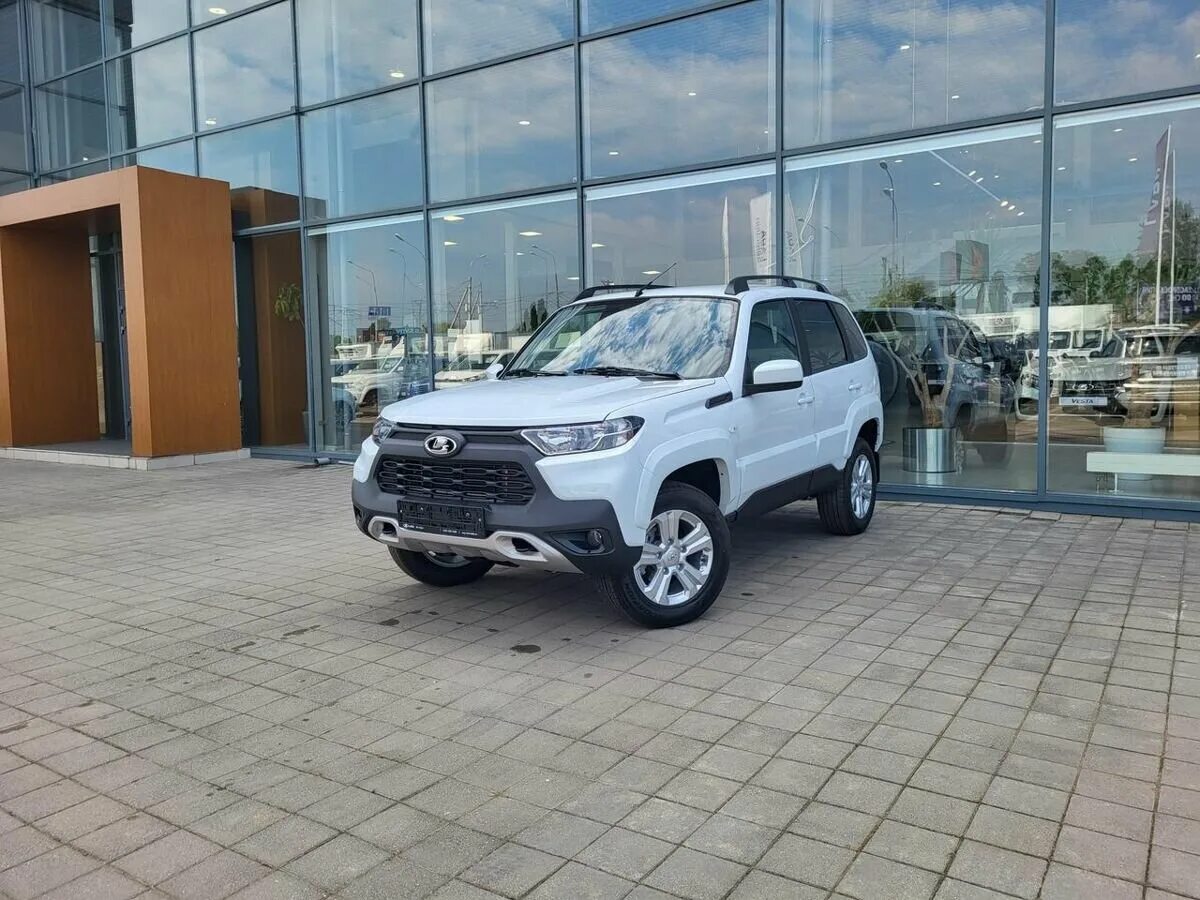 Нива тревел 2023 цена фото Купить новый Lada (ВАЗ) Niva I Рестайлинг (Travel) 1.7 MT (80 л.с.) 4WD бензин м
