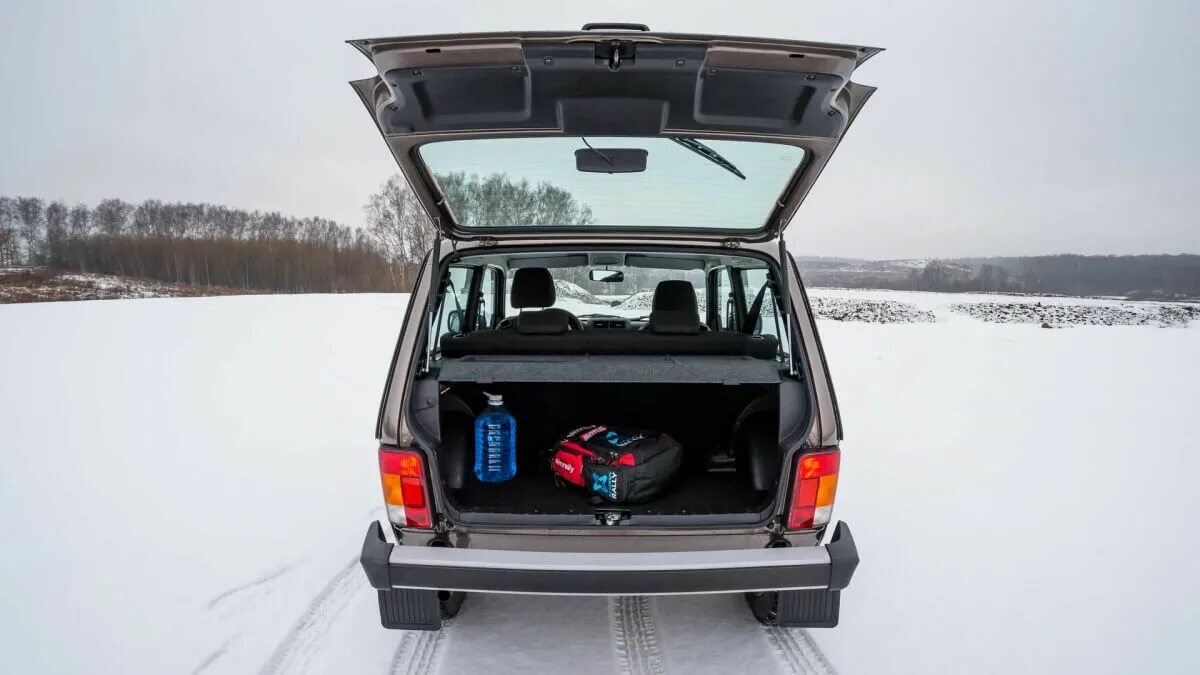 Нива тревел 2024 багажник фото LADA Niva Legend оценили в Испании: "Икона среди внедорожников" " Официальный Ла