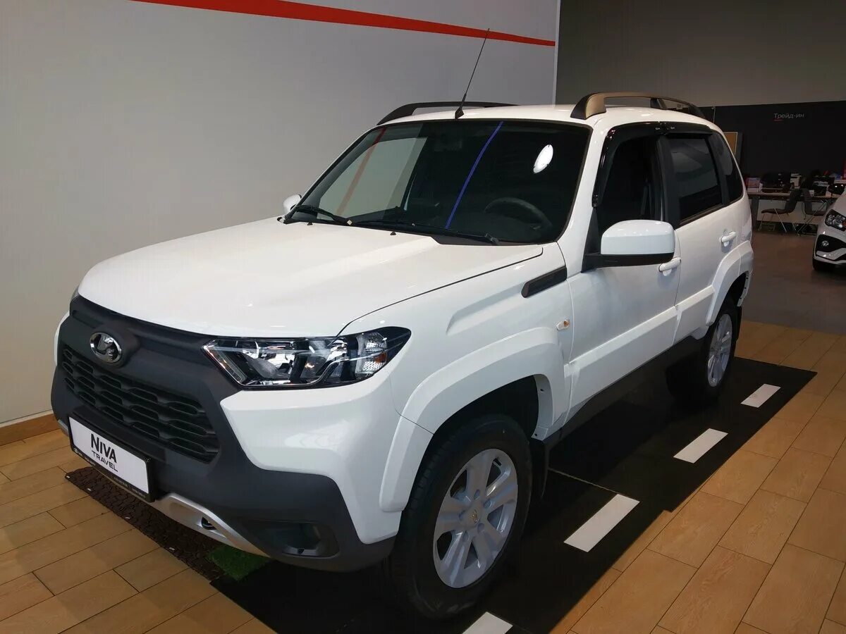 Нива тревел 2024 белая фото Купить новый Lada (ВАЗ) Niva I Рестайлинг (Travel) 1.7 MT (80 л.с.) 4WD бензин м