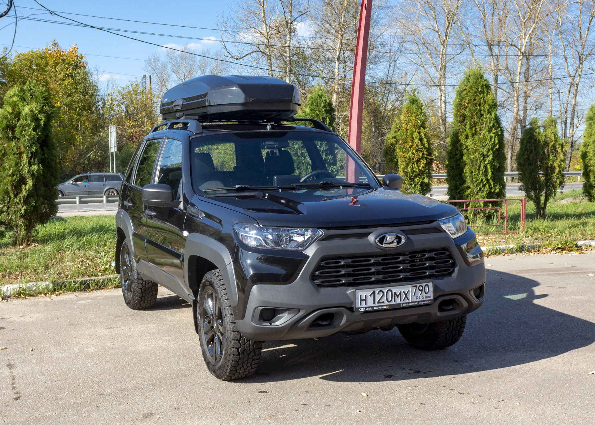 Нива тревел 2024 года фото Автобокс на крышу, бокс LUX TAVR 197 - Lada Niva Travel, 1,7 л, 2022 года аксесс