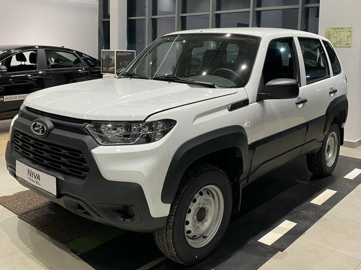 Нива тревел 2024 года выпуска фото Купить новый Lada (ВАЗ) Niva I Рестайлинг (Travel) 1.7 MT (80 л.с.) 4WD бензин м