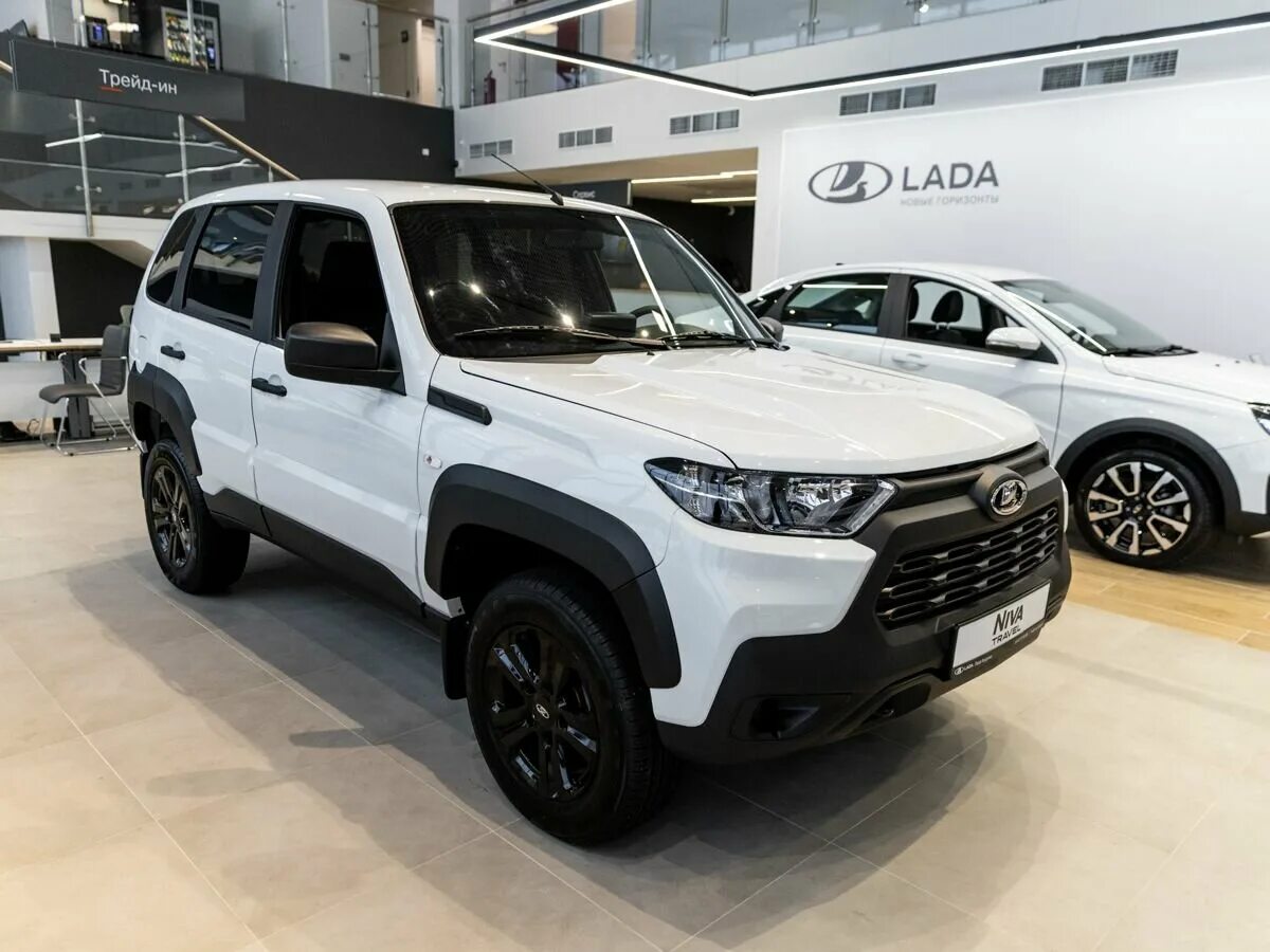 Нива тревел 2024 цена и комплектация фото Купить новый Lada (ВАЗ) Niva I Рестайлинг (Travel) 1.7 MT (80 л.с.) 4WD бензин м
