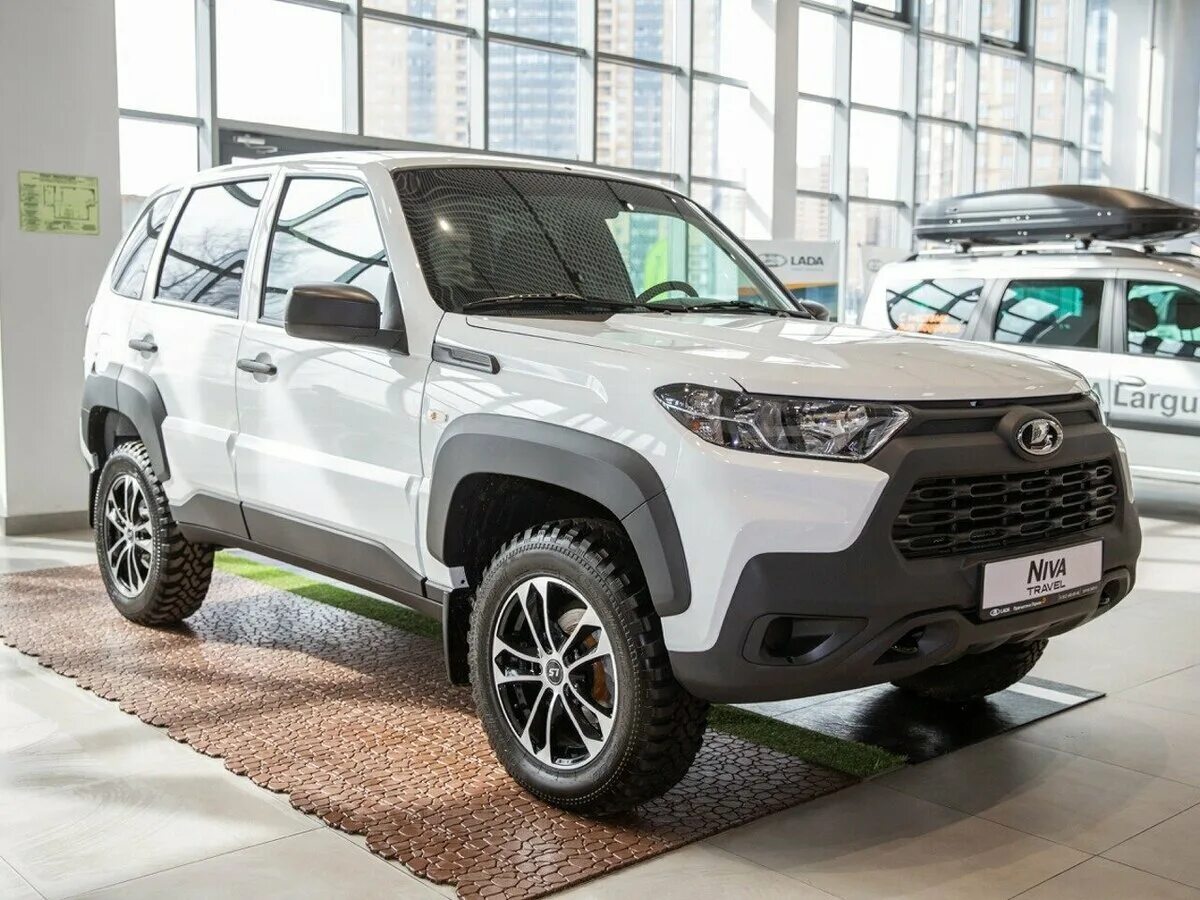 Нива тревел 2024 зеленая фото Купить новый Lada (ВАЗ) Niva I Рестайлинг (Travel) 1.7 MT (80 л.с.) 4WD бензин м