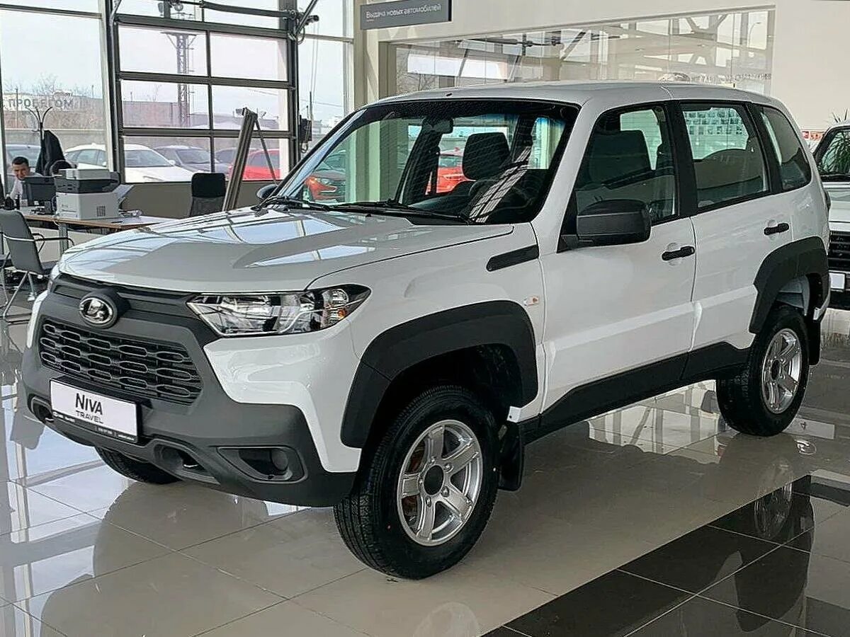 Нива тревел белого цвета фото Купить новый Lada (ВАЗ) Niva I Рестайлинг (Travel) 1.7 MT (80 л.с.) 4WD бензин м