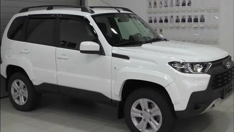 Нива тревел белого цвета фото тюнинг Lada Niva Travel получит бензиновый мотор с "дизельным" характером