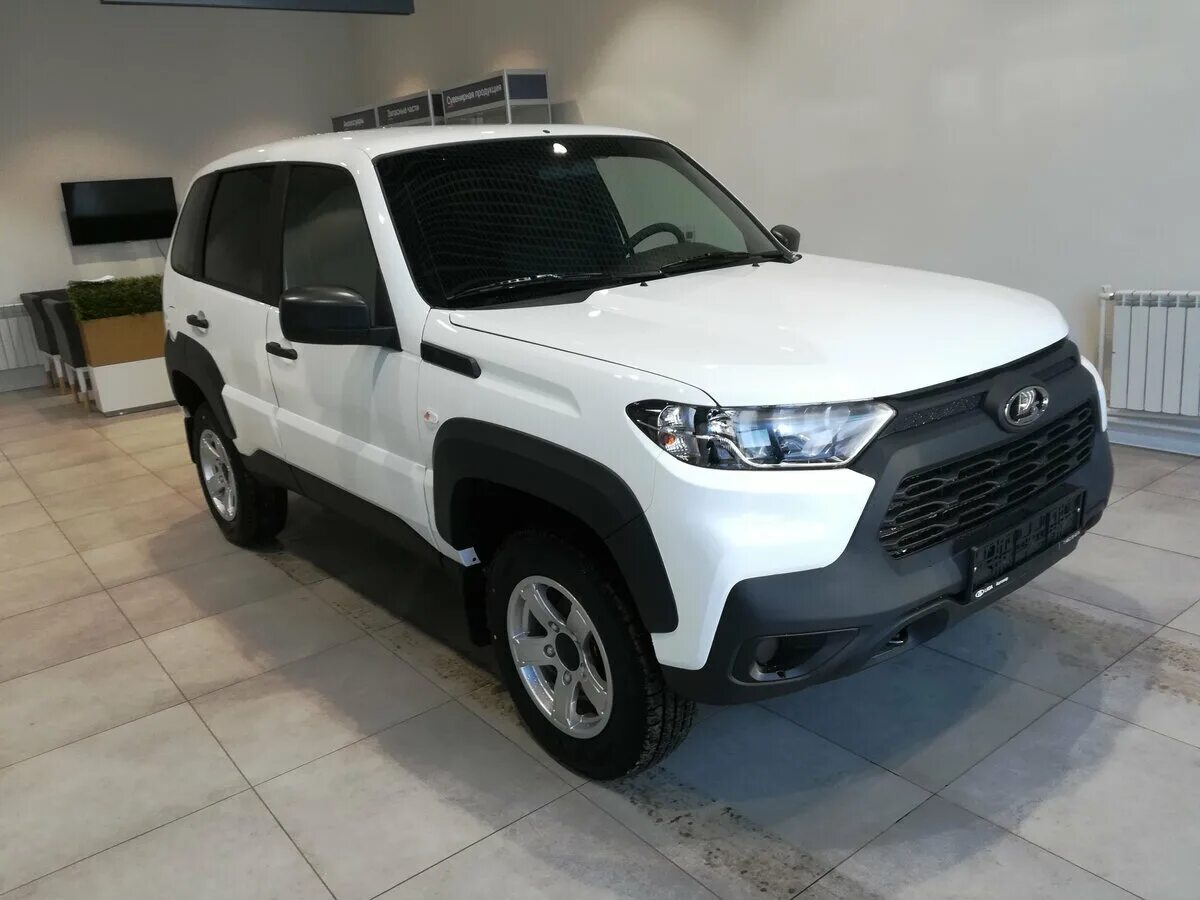 Нива тревел блэк белая фото Купить новый Lada (ВАЗ) Niva I Рестайлинг (Travel) 1.7 MT (80 л.с.) 4WD бензин м