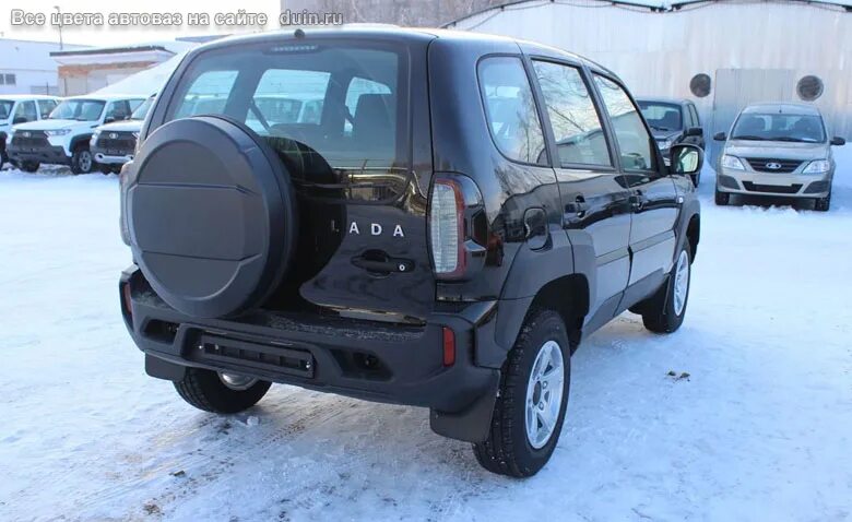 Нива тревел черного цвета фото Lada Niva Travel в цвете Черное зеркало (638) - сочные фото здесь! Авто