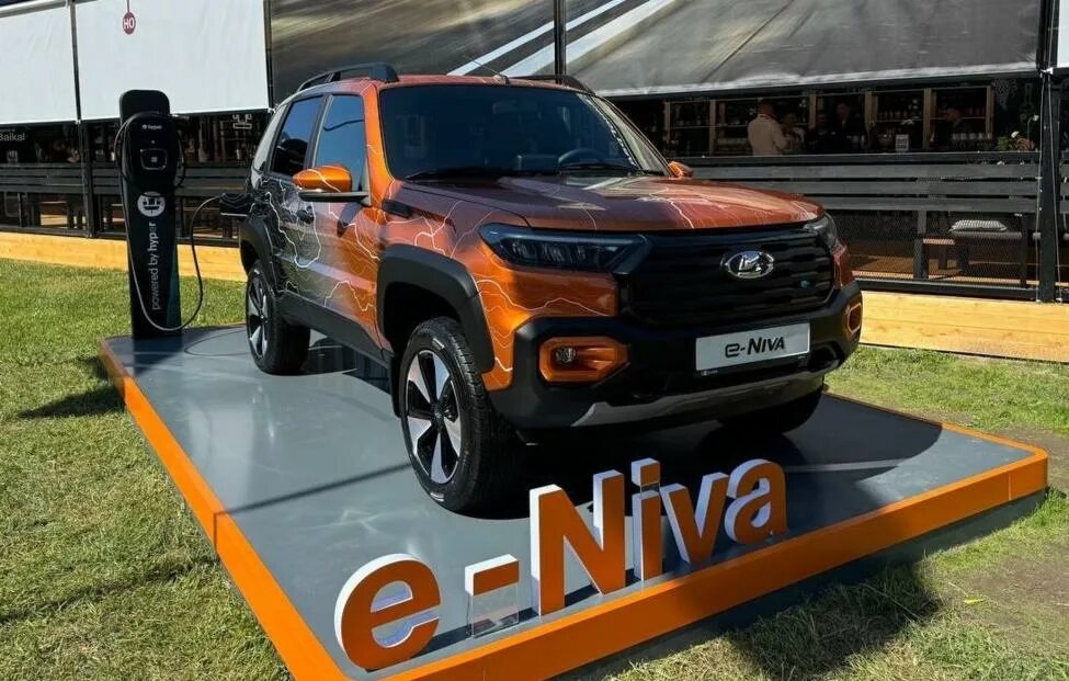 Нива тревел электрическая фото "Автоваз" представил прототип электрической Lada Niva Travel на ПМЭФ