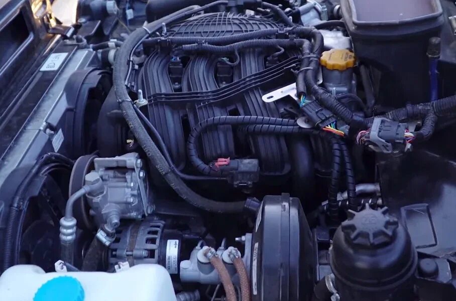 Нива тревел фото двигателя Причины долгой популярности Lada Niva / Автомобили, транспорт и аксессуары / iXB