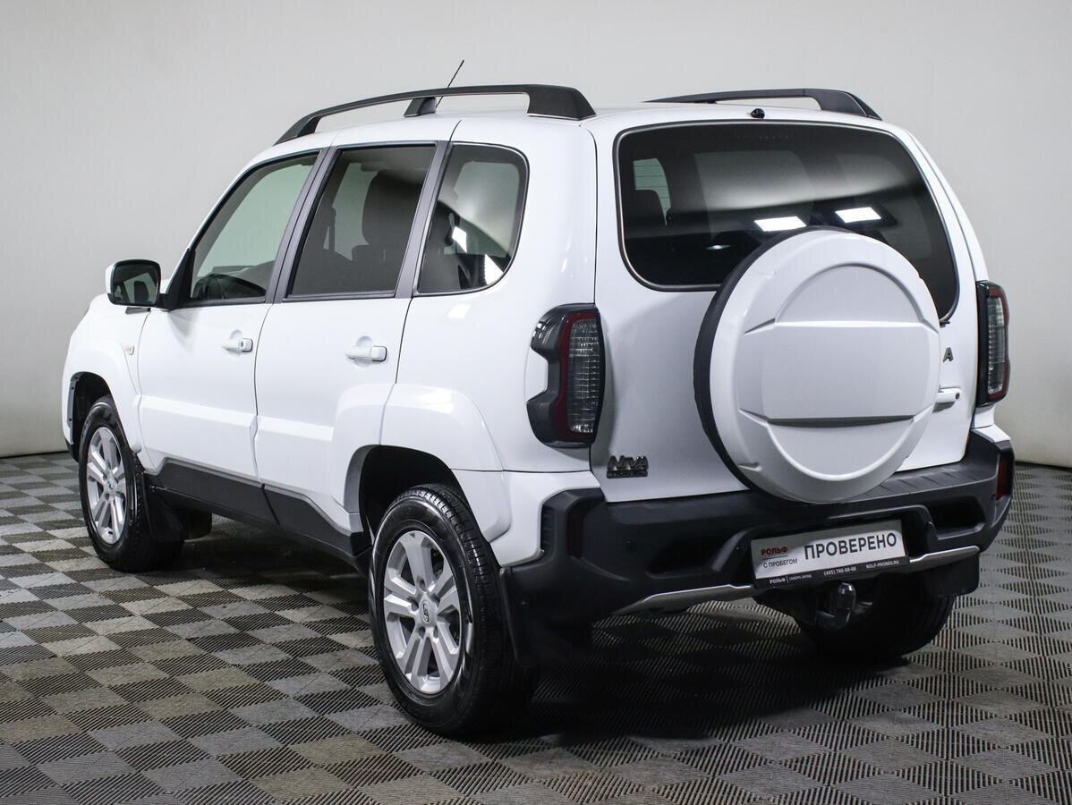 Нива тревел характеристики и цена фото Купить б/у LADA (ВАЗ) Niva I Рестайлинг (Travel) 1.7 MT (80 л.с.) 4WD бензин мех