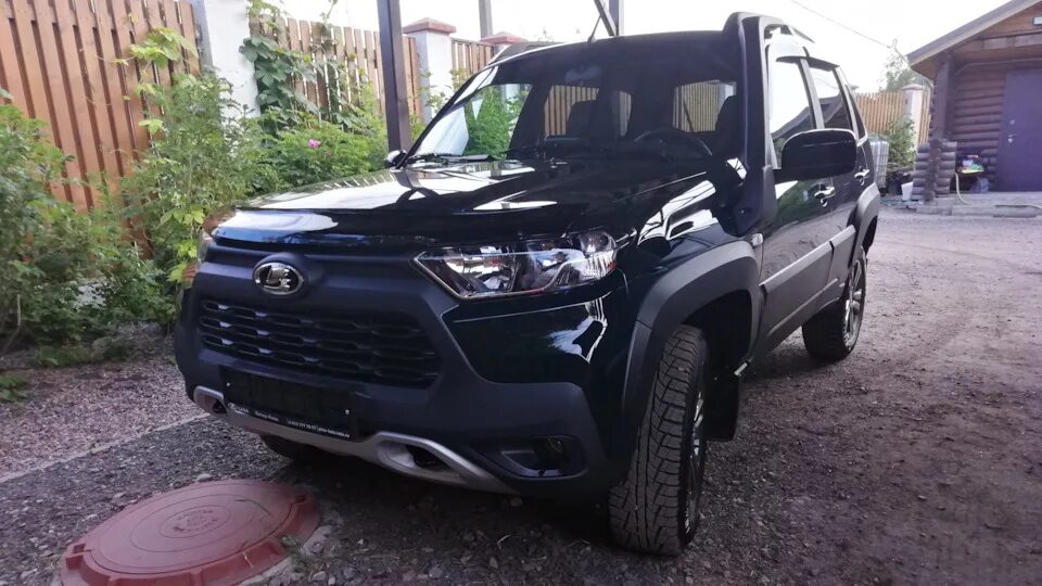 Нива тревел кхл 2024 фото Lada Niva Travel 1.7 бензиновый 2023 KHL на DRIVE2