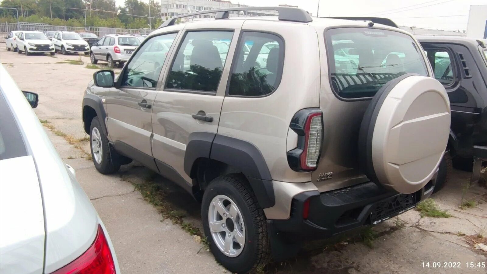 Нива тревел классик фото АвтоВАЗ вернул Lada Niva Travel две опции