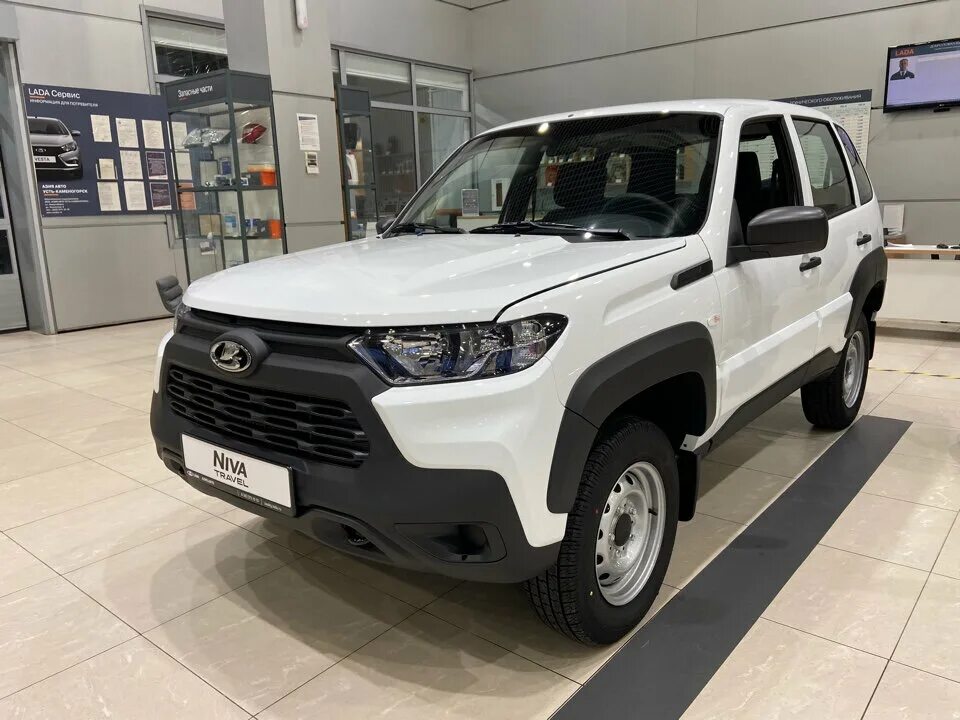 Нива тревел купить новая фото Купить новый Lada (ВАЗ) Niva I Рестайлинг (Travel) 1.7 MT (80 л.с.) 4WD бензин м
