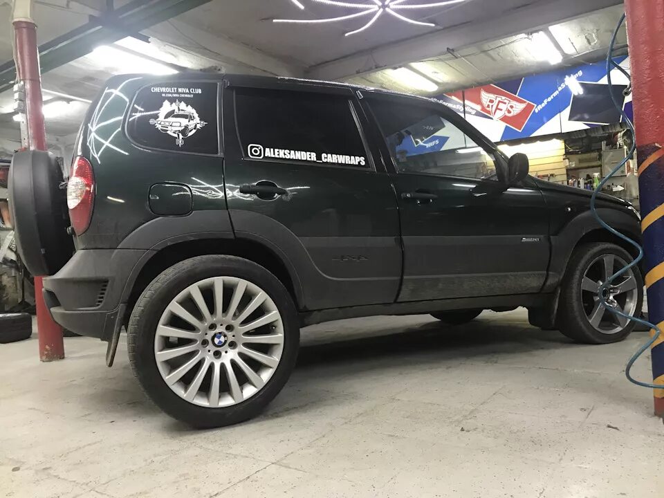 Нива тревел литые диски фото Просто так поржать) - Chevrolet Niva, 1,7 л, 2004 года просто так DRIVE2