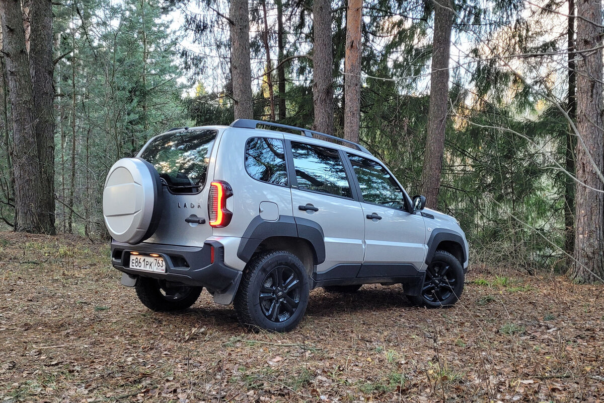 Нива тревел люкс фото 2024 Тропою легенды. Тест-драйв Lada Niva Travel Black CarExpert.ru Дзен
