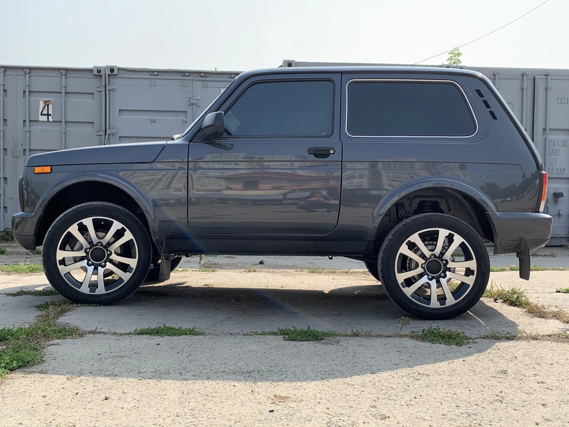 Нива тревел на 16 дисках фото Первые ощущения от последнего рестайлинга - Lada 4x4 3D, 1,7 л, 2020 года наблюд