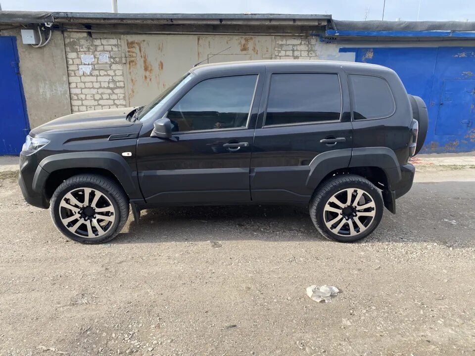 Нива тревел на 16 дисках фото Диски кик сахара на тревел - Lada Niva Travel, 1,7 л, 2022 года колёсные диски D