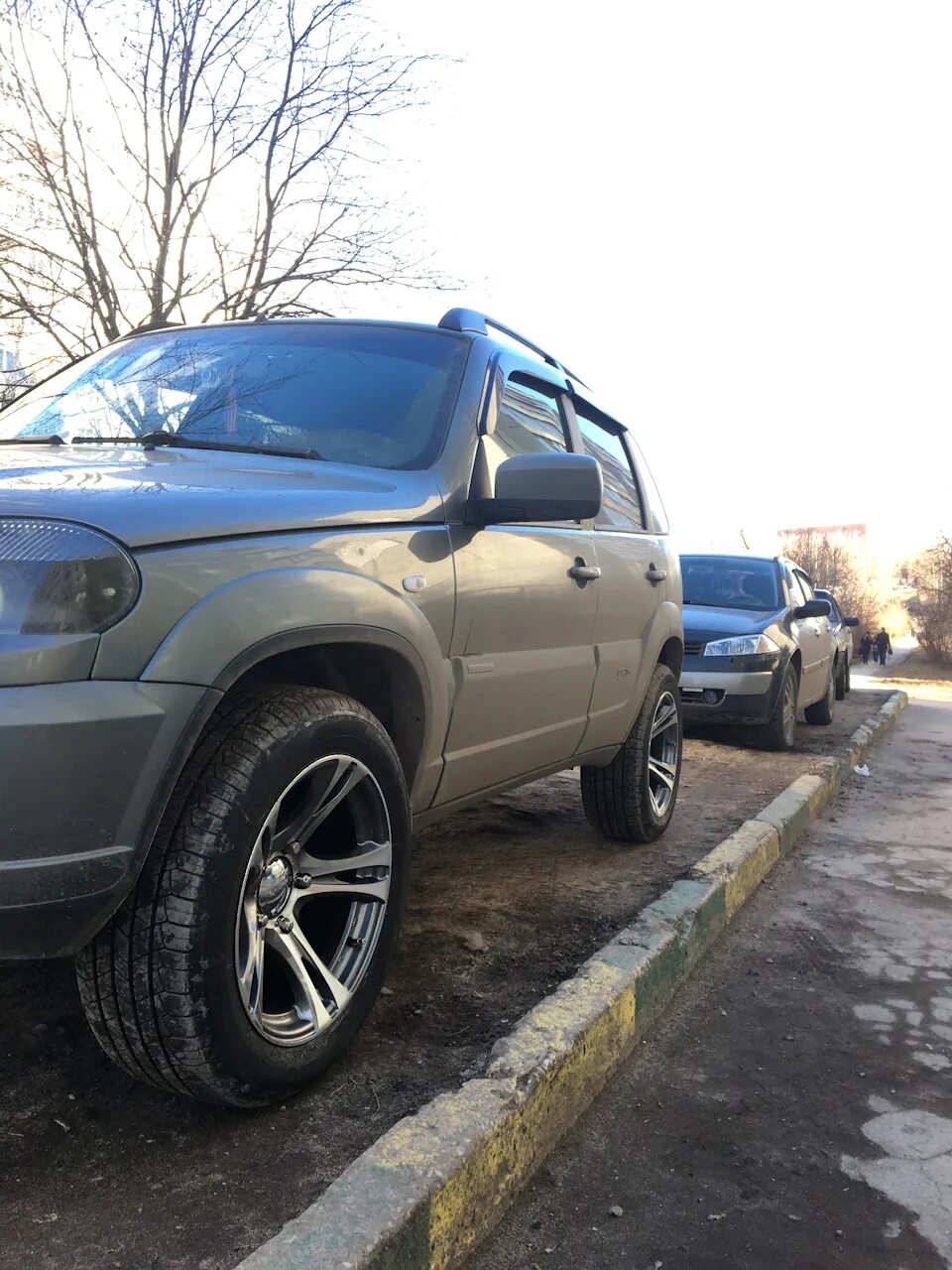 Нива тревел на 17 колесах фото Долгожданная мечта))) - Chevrolet Niva, 1,7 л, 2010 года колёсные диски DRIVE2
