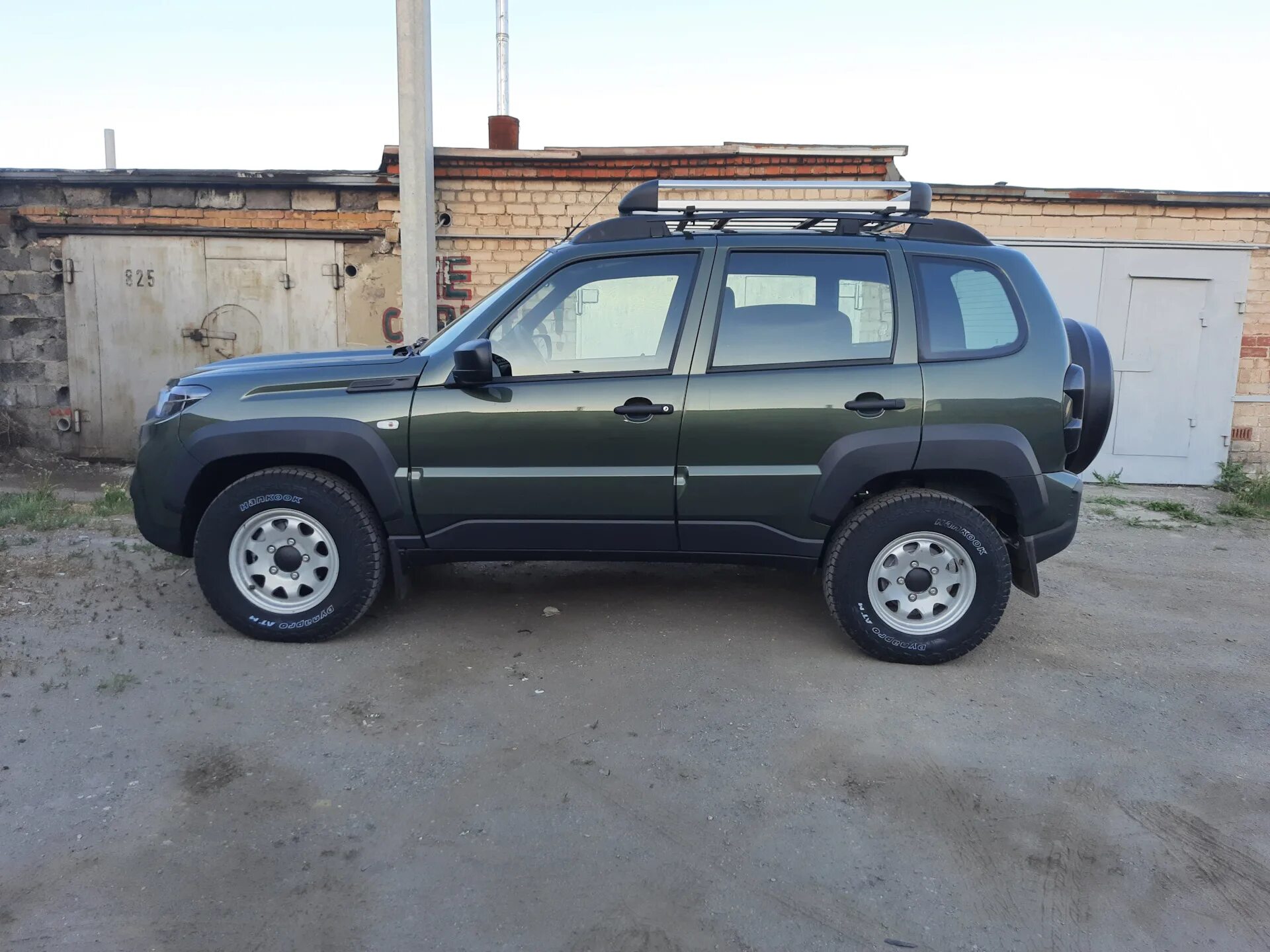 Нива тревел на 17 колесах фото Ханкук Динапро АТ. - Lada Niva Travel, 1,7 л, 2021 года шины DRIVE2