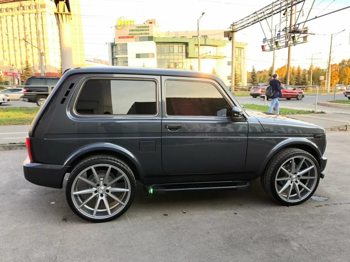 Нива тревел на черных дисках фото Купить б/у Lada (ВАЗ) 2121 (4x4) I Рестайлинг Urban 1.7 MT (83 л.с.) 4WD бензин 