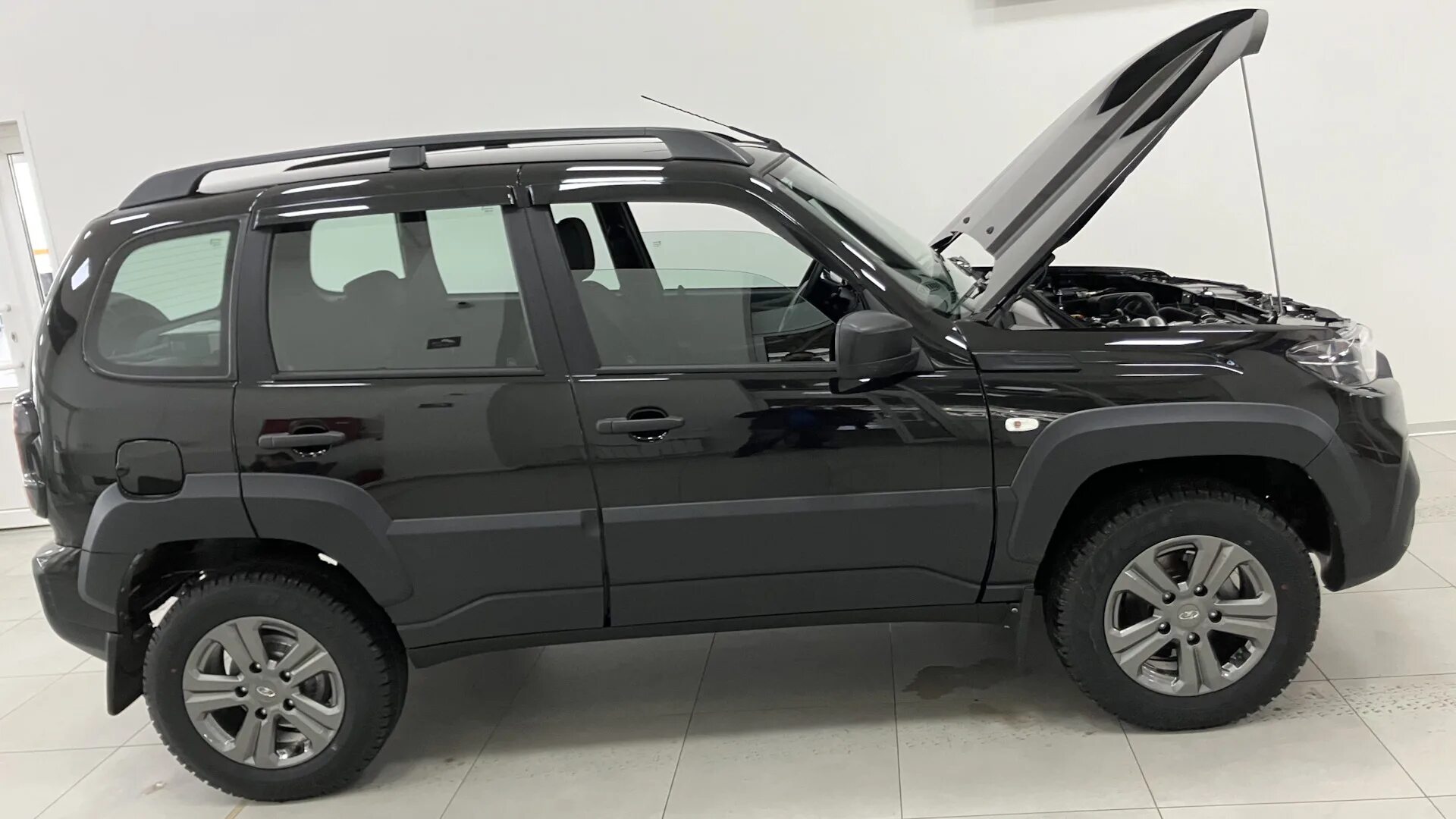 Нива тревел несси фото Lada Niva Travel 1.7 бензиновый 2023 БЧД на DRIVE2