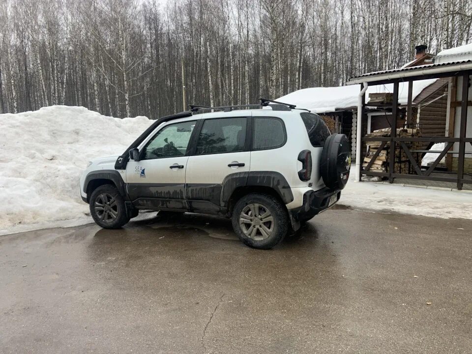 Нива тревел офф роуд тюнинг Штатные шины All-terrain Cordiant в версии Off-road - Lada Niva Travel, 1,7 л, 2