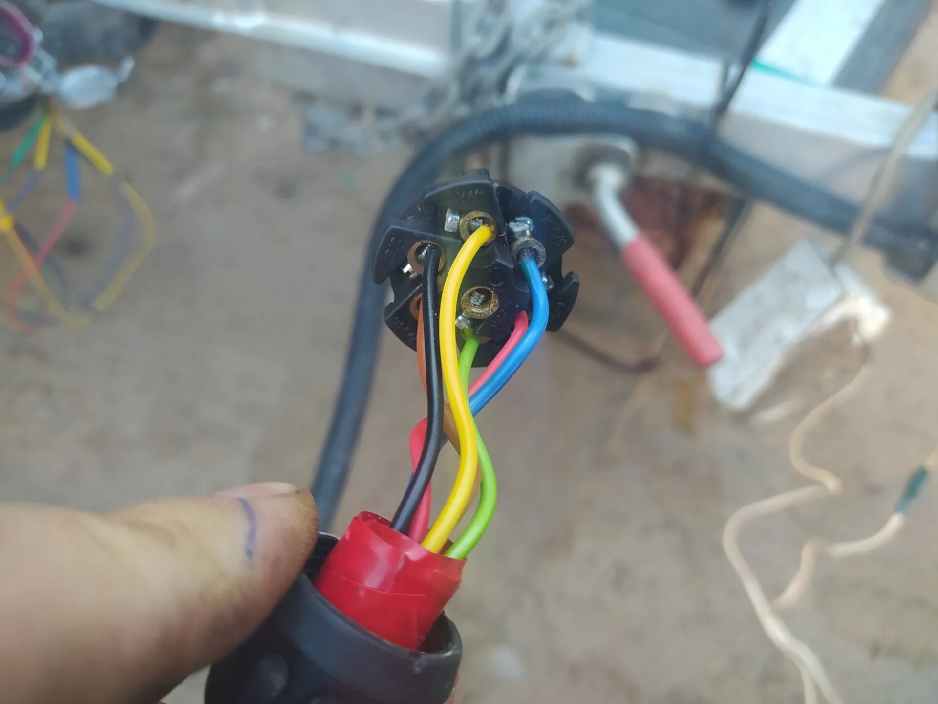 Нива тревел подключение розетки прицепа Розетка фаркопа. - Chevrolet Niva, 1,7 л, 2008 года электроника DRIVE2