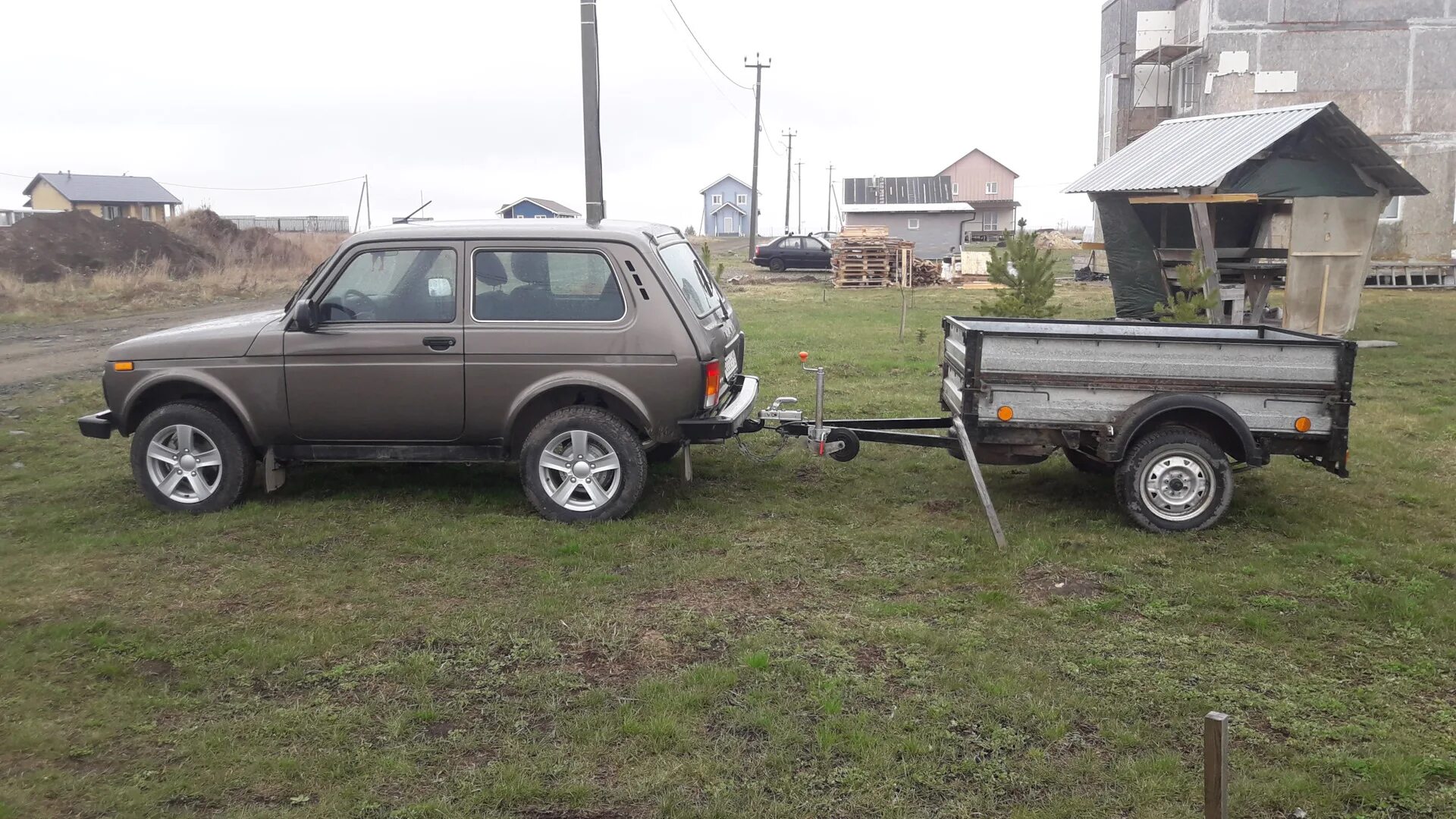 Нива тревел с прицепом фото Тест Нивы с прицепом - Lada 4x4 3D, 1,7 л, 2020 года наблюдение DRIVE2