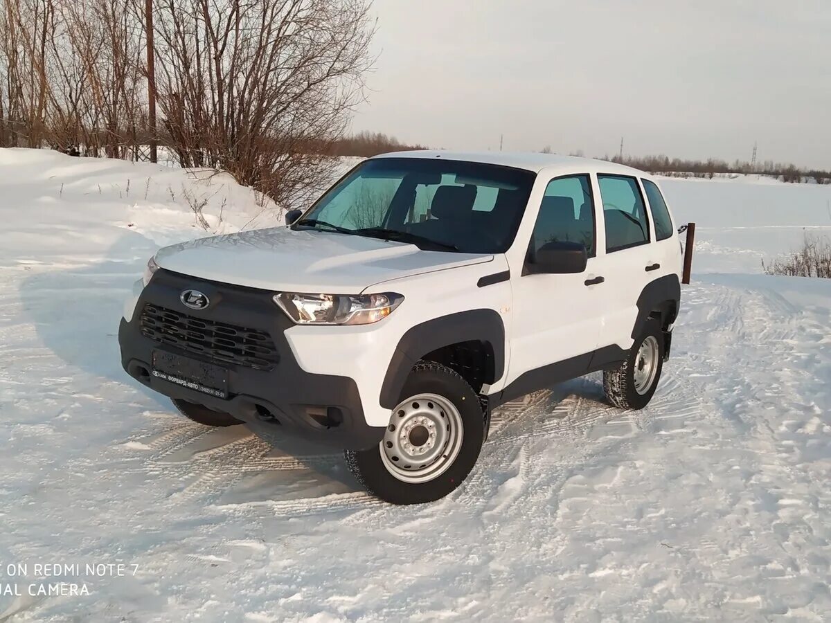 Нива тревел серая фото Купить б/у Lada (ВАЗ) Niva Legend 2021-2024 1.7 MT (83 л.с.) 4WD бензин механика