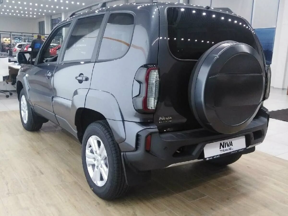 Нива тревел серая фото Зелёная Нива Тревел: Фотогалерея Советы по выбору autopilot163.ru